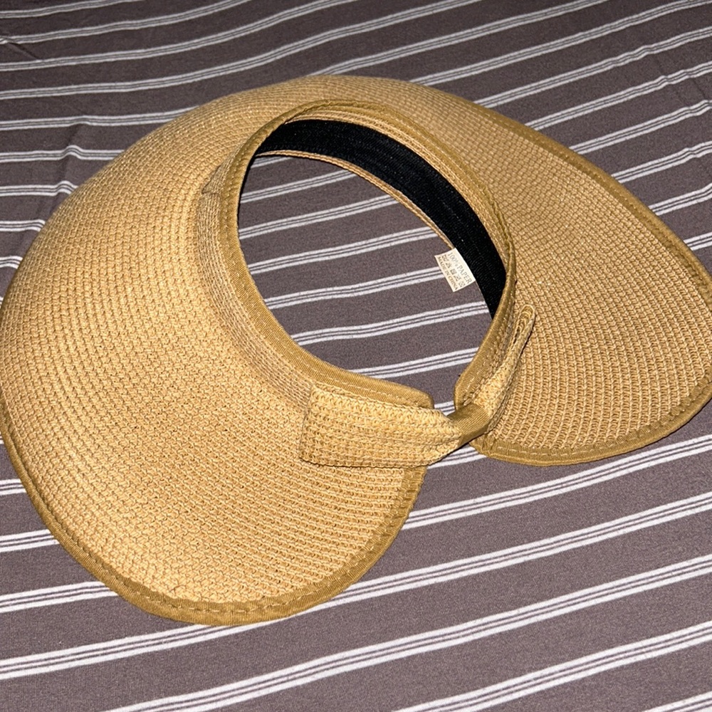 adorable beach hat 👒